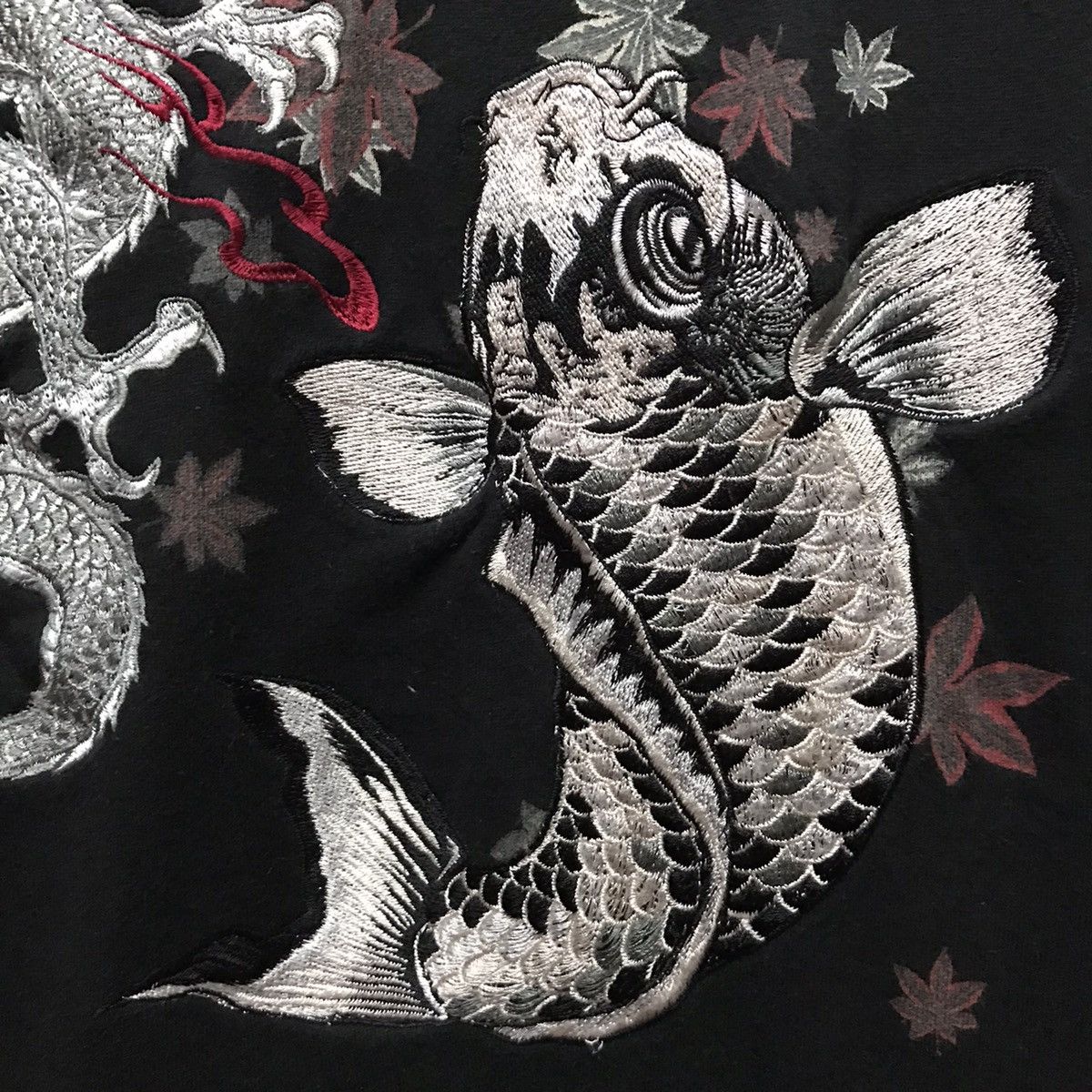 Japanese Brand Vintage Sukajan Dragon Fish Koi Sweatshirt Size US M / EU 48-50 / 2 - 8 Thumbnail