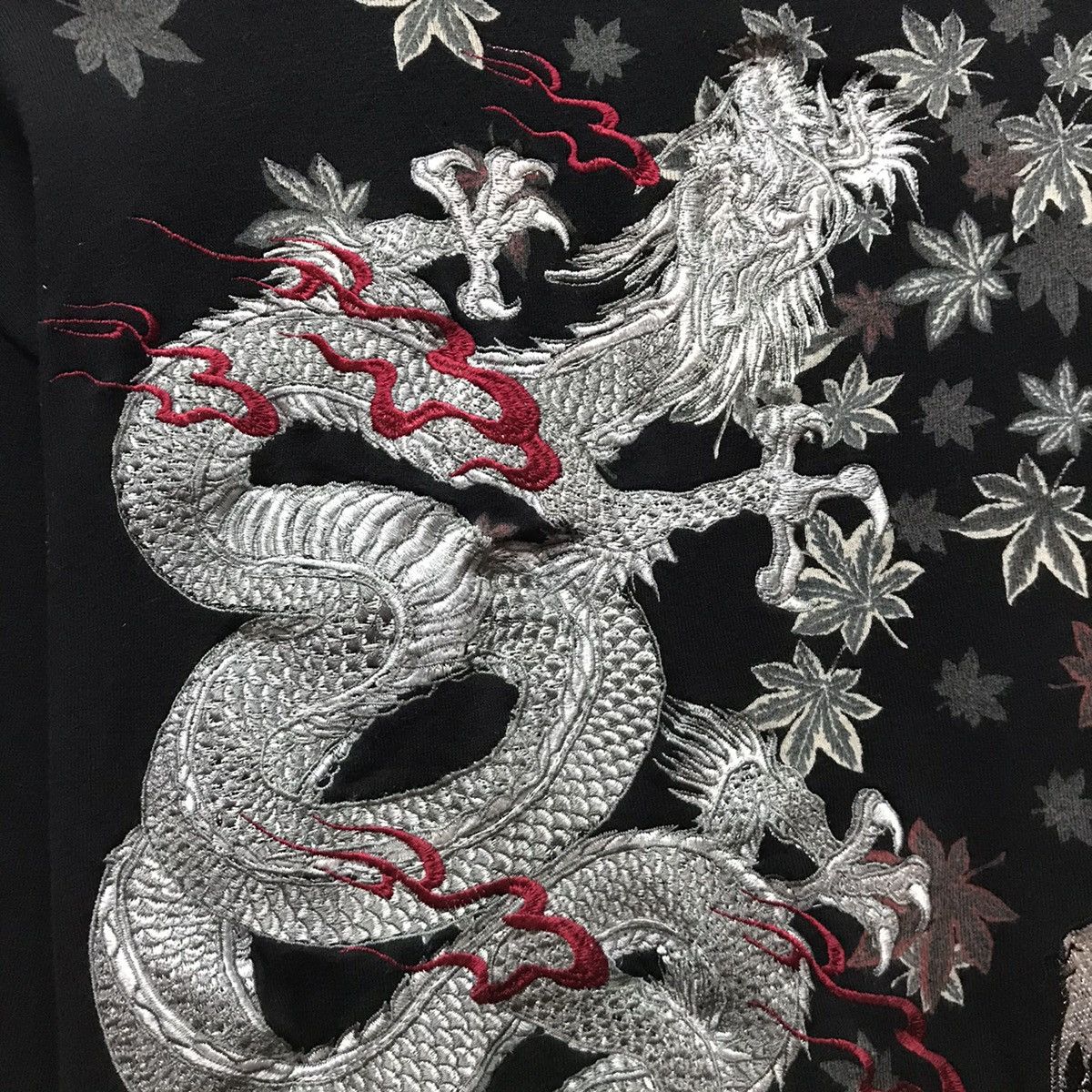 Japanese Brand Vintage Sukajan Dragon Fish Koi Sweatshirt Size US M / EU 48-50 / 2 - 9 Thumbnail