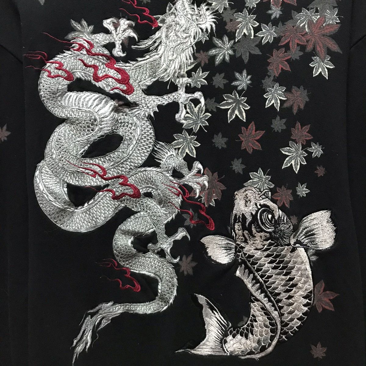 Japanese Brand Vintage Sukajan Dragon Fish Koi Sweatshirt Size US M / EU 48-50 / 2 - 7 Thumbnail
