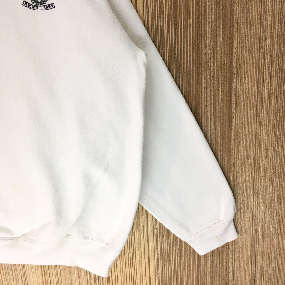 DKNY × Vintage Vintage DKNY Donna Karan New York Small Logo Sweatshirt Size US L / EU 52-54 / 3 - 5 Thumbnail