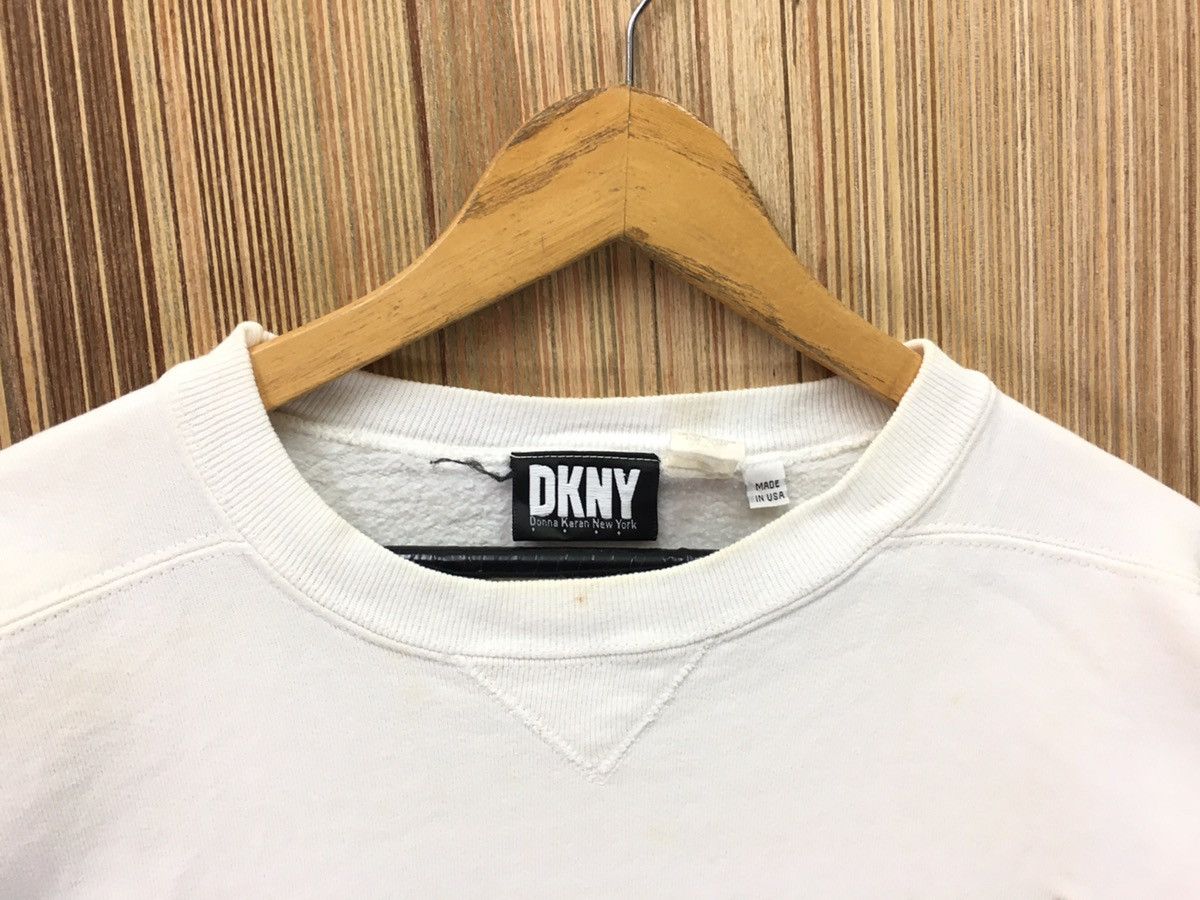 DKNY × Vintage Vintage DKNY Donna Karan New York Small Logo Sweatshirt Size US L / EU 52-54 / 3 - 7 Thumbnail
