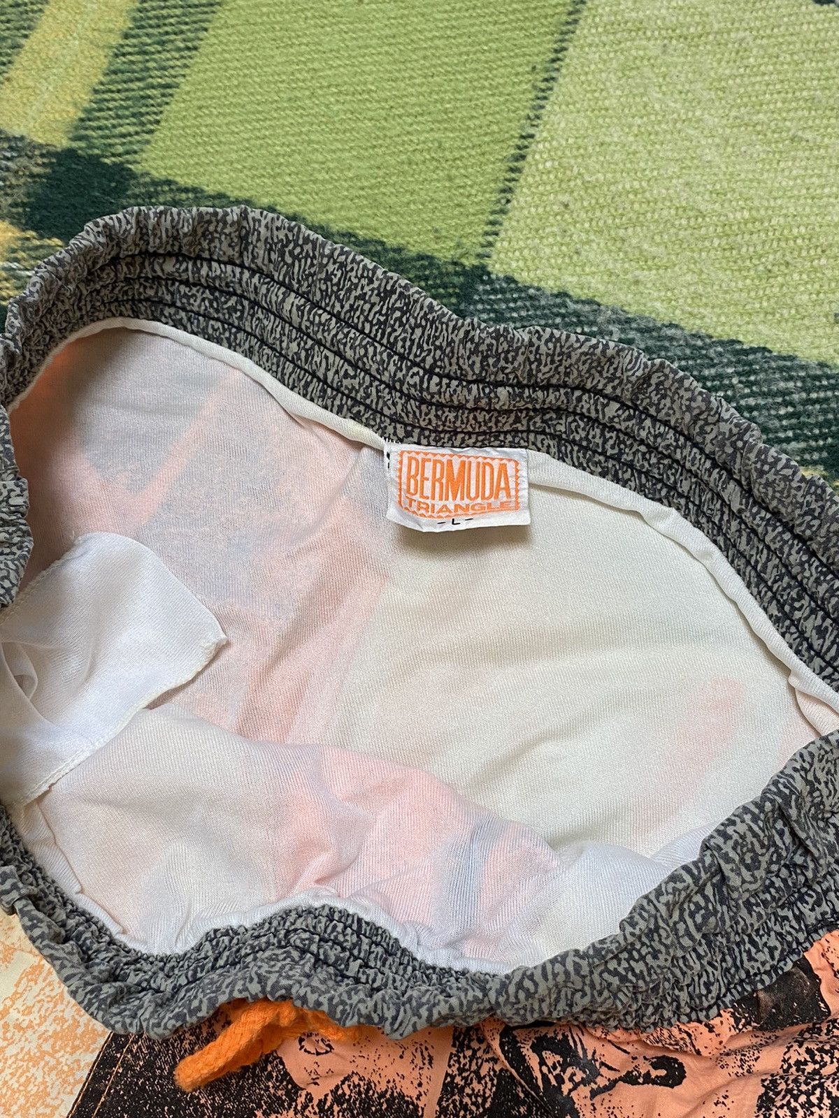 Vintage Vintage 90s art shorts streetwear Hawaiian style size L Size US 34 / EU 50 - 4 Thumbnail