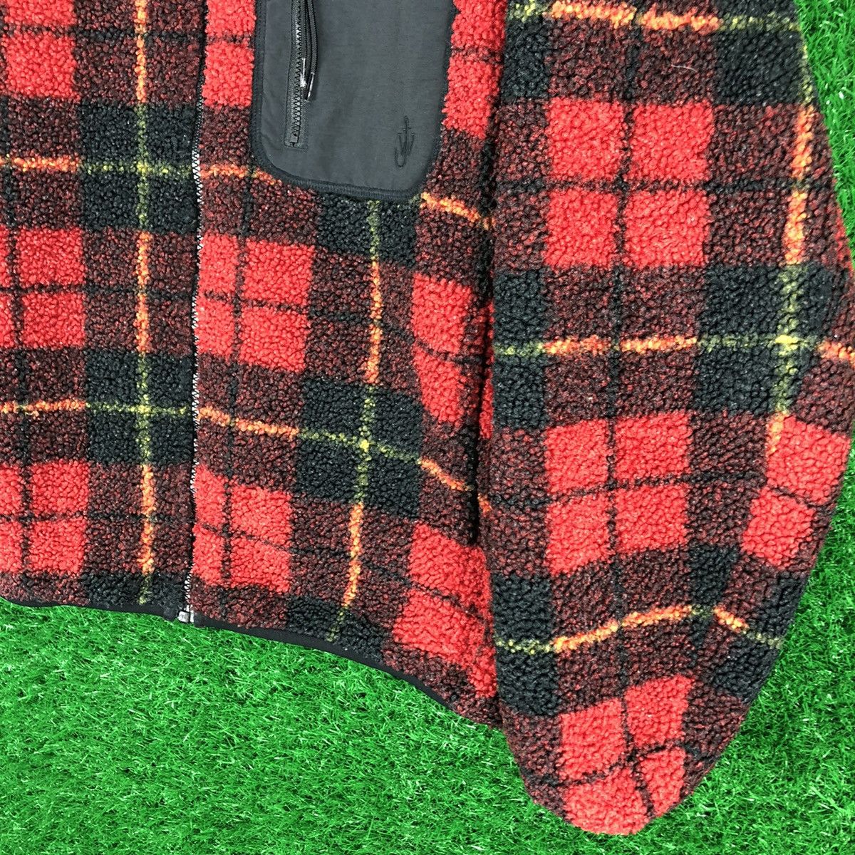 JW Anderson × Uniqlo JW Anderson x Uniqlo Sherpa Checkered Bulky Zipper Hoodie Size US L / EU 52-54 / 3 - 4 Thumbnail
