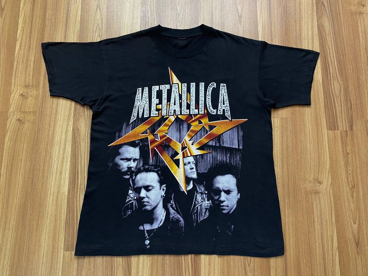 Band Tees Vintage Metallica T Shirt Tee Nirvana Maiden Slayer Pantera Size US L / EU 52-54 / 3 - 1 Thumbnail