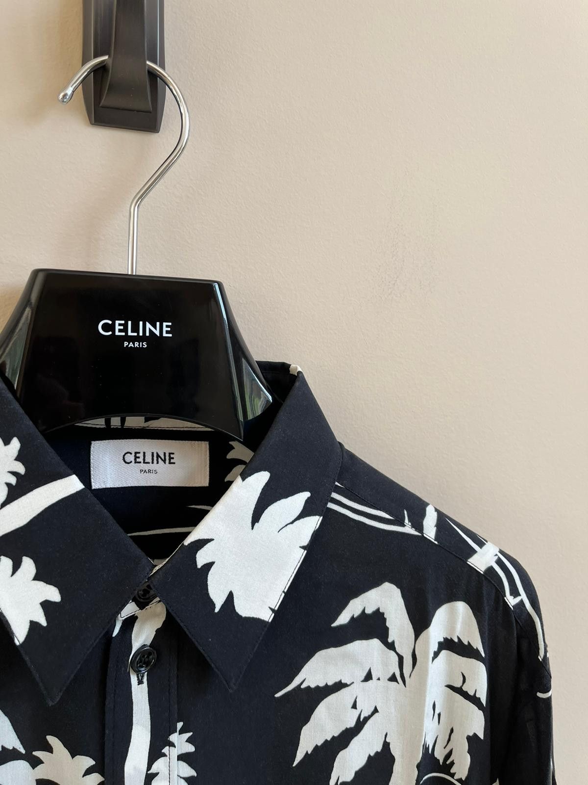 Celine Chemise Collar Drugstore Hawaiian Print / Black & White Size US XL / EU 56 / 4 - 12 Thumbnail
