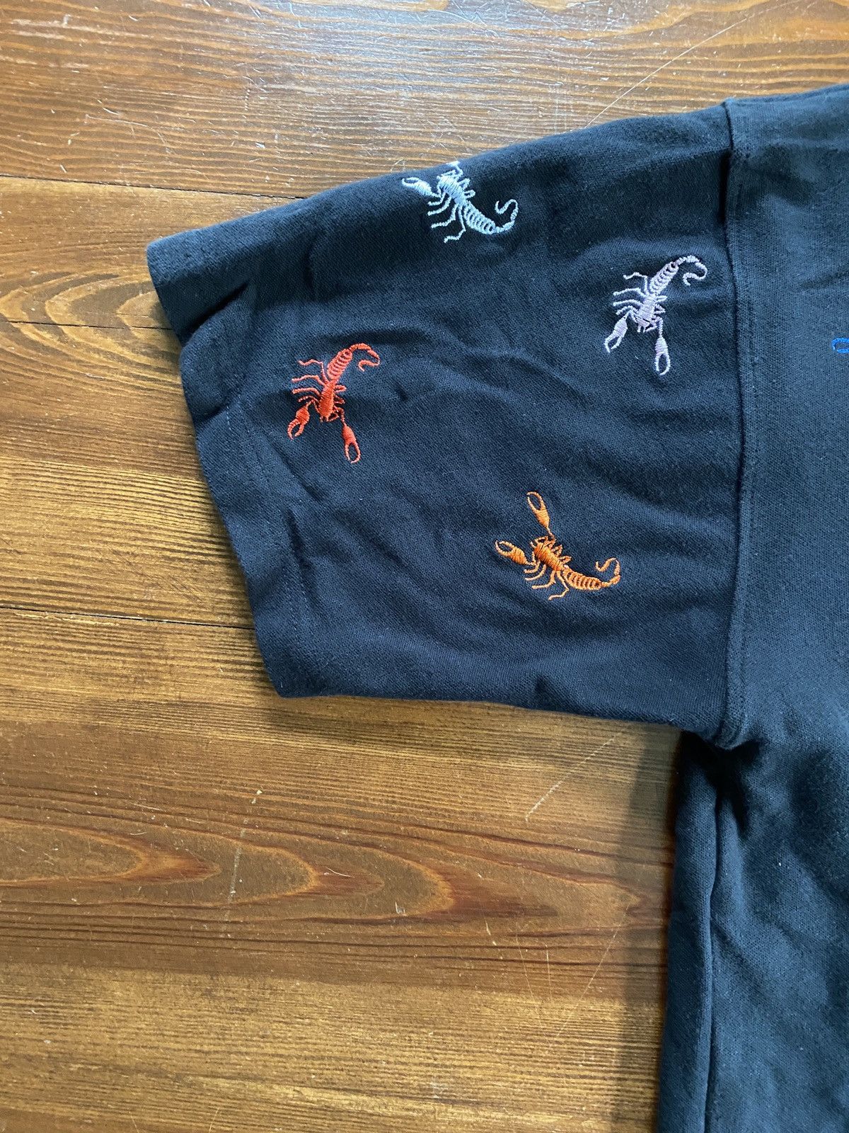 Vintage Vintage 90’s Kanji Embroidered Scorpions All Over Polo Size US XXL / EU 58 / 5 - 15 Thumbnail