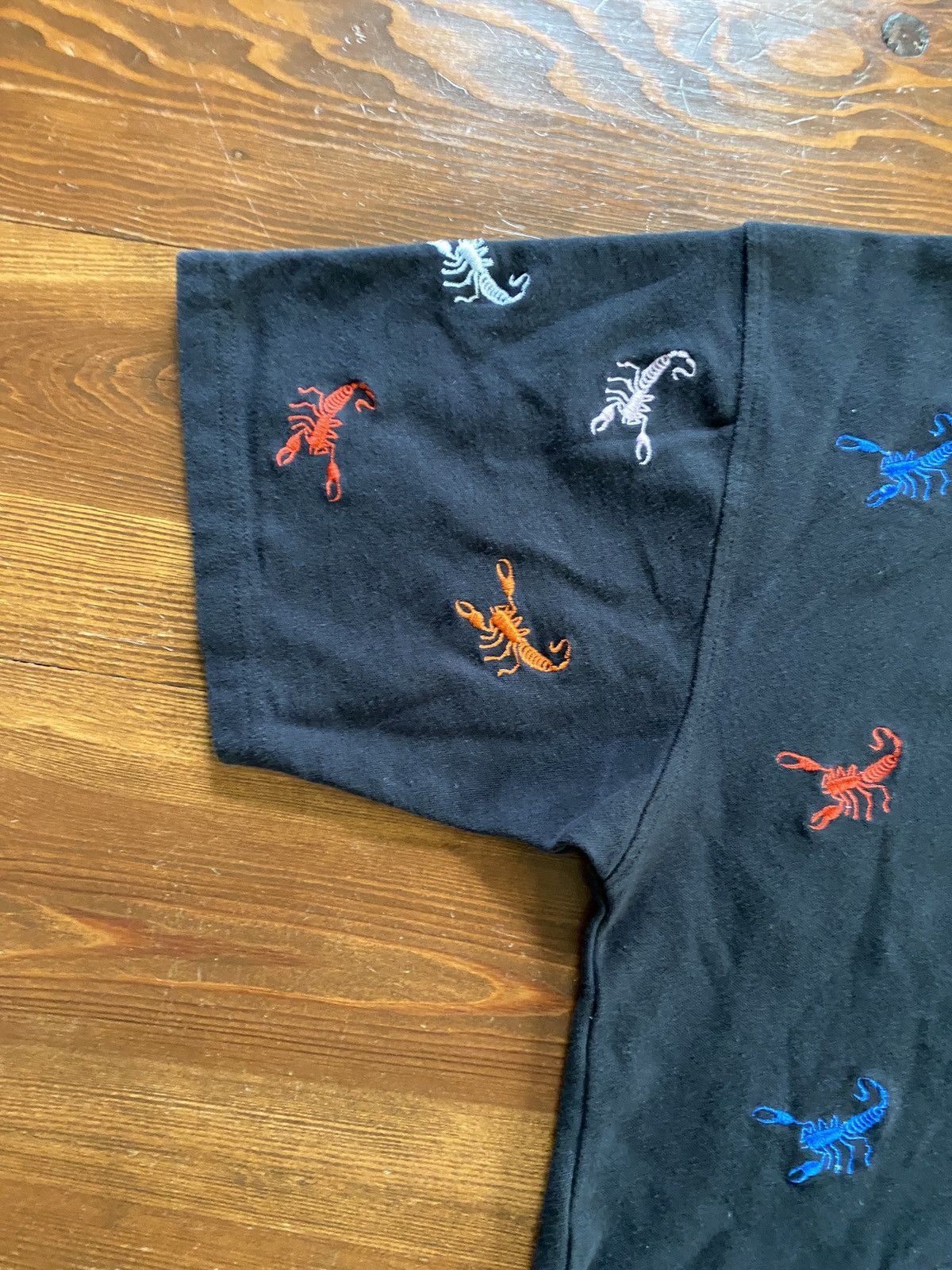 Vintage Vintage 90’s Kanji Embroidered Scorpions All Over Polo Size US XXL / EU 58 / 5 - 7 Thumbnail