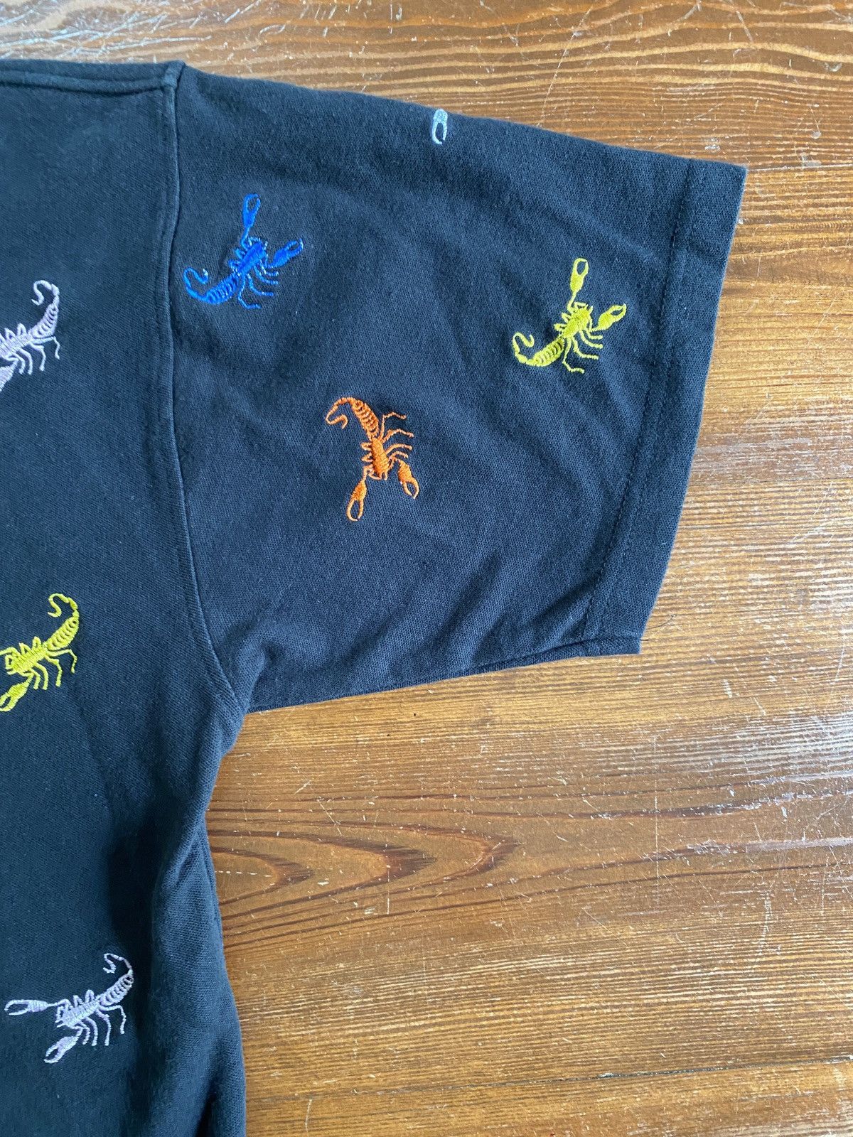 Vintage Vintage 90’s Kanji Embroidered Scorpions All Over Polo Size US XXL / EU 58 / 5 - 6 Thumbnail