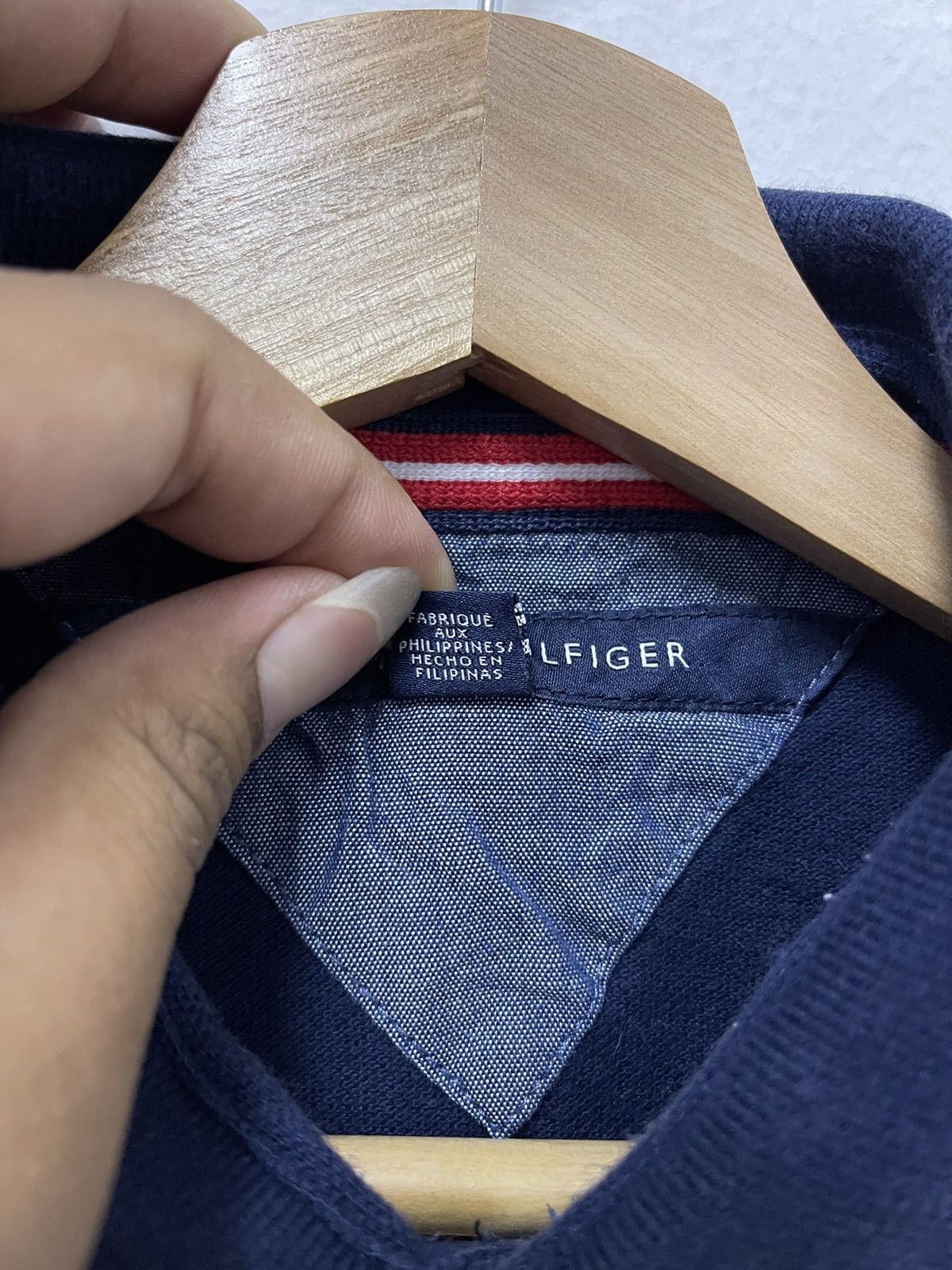 Tommy Hilfiger × Vintage Vintage Tommy Hilfiger Colour Block Half Button ShortSleeve Size US S / EU 44-46 / 1 - 6 Thumbnail