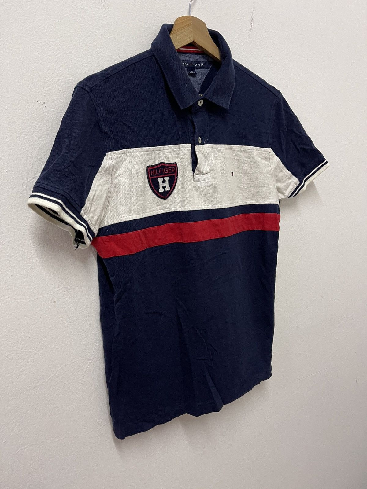 Tommy Hilfiger × Vintage Vintage Tommy Hilfiger Colour Block Half Button ShortSleeve Size US S / EU 44-46 / 1 - 3 Thumbnail