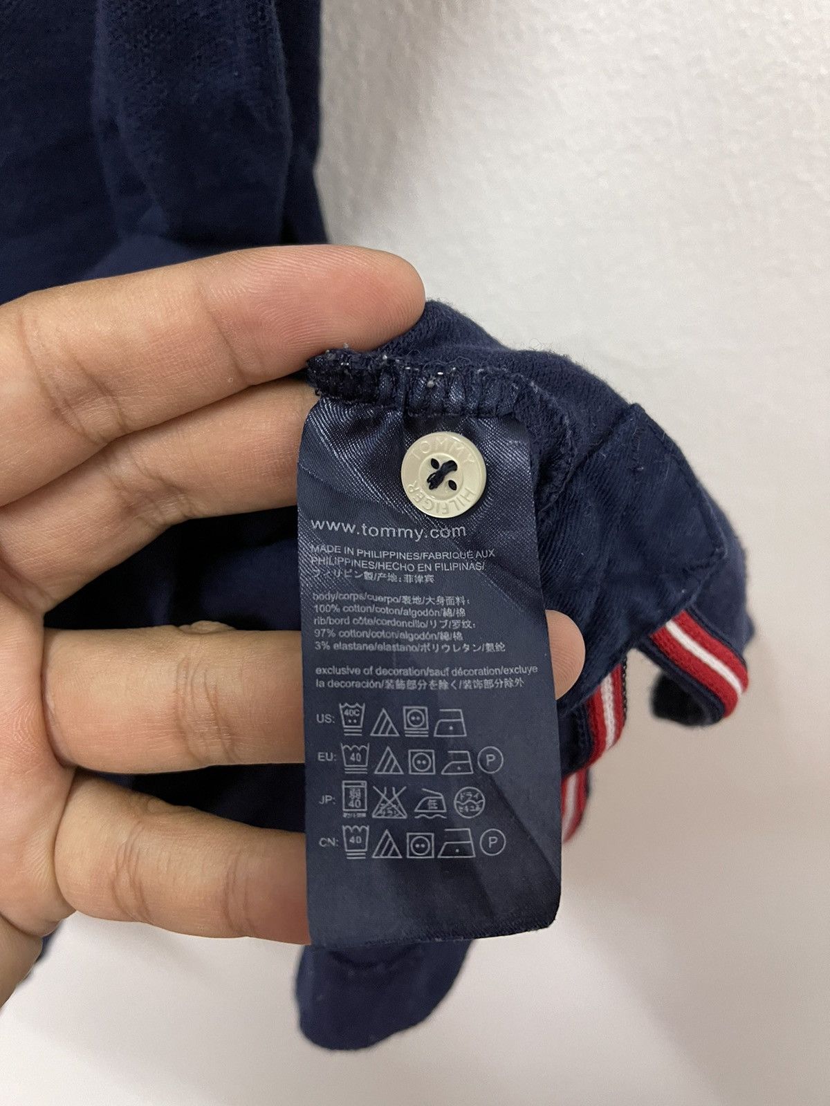 Tommy Hilfiger × Vintage Vintage Tommy Hilfiger Colour Block Half Button ShortSleeve Size US S / EU 44-46 / 1 - 7 Thumbnail