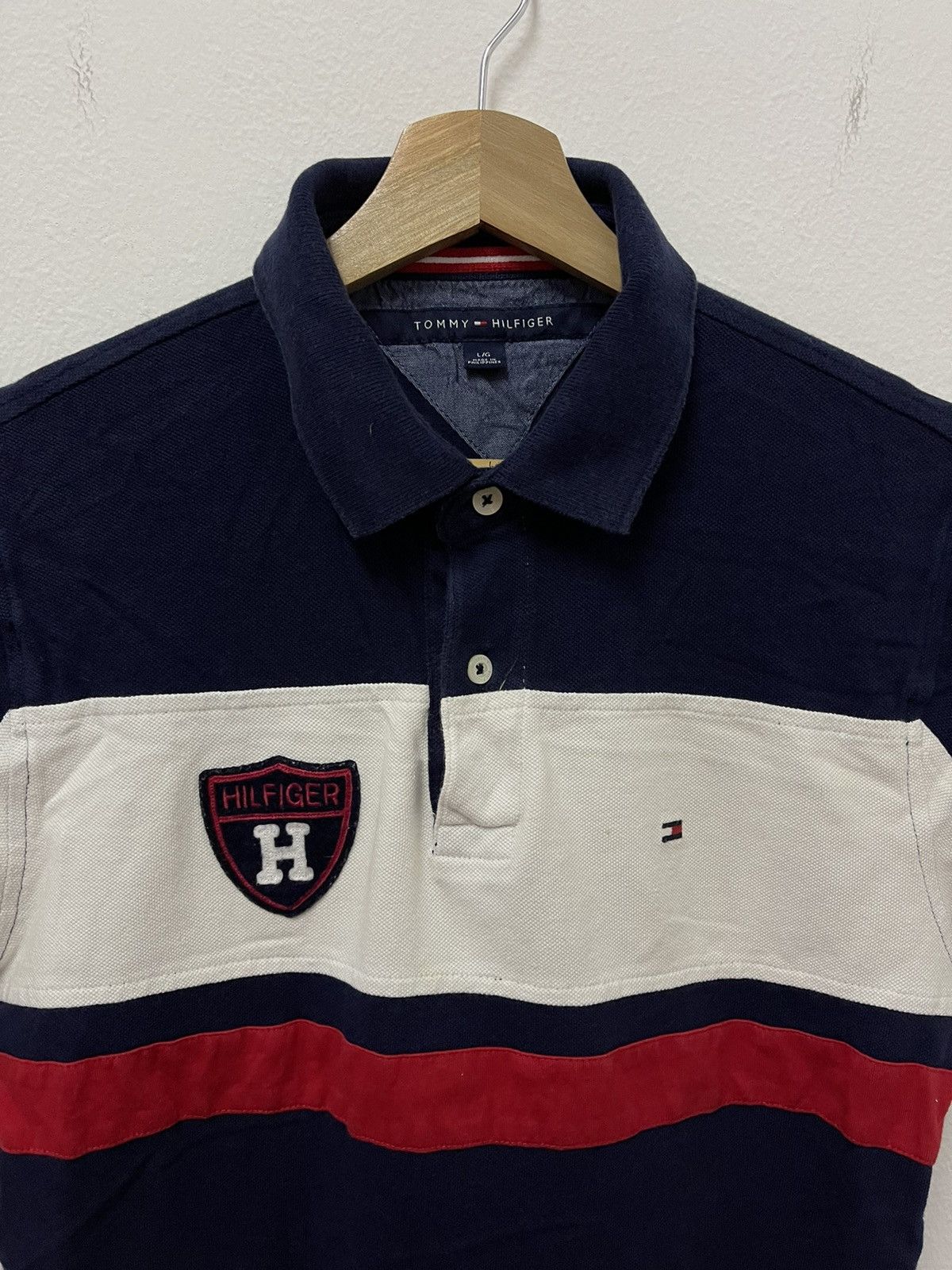 Tommy Hilfiger × Vintage Vintage Tommy Hilfiger Colour Block Half Button ShortSleeve Size US S / EU 44-46 / 1 - 2 Thumbnail