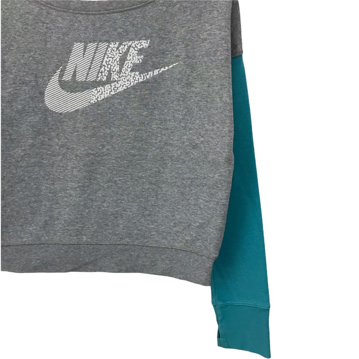 Nike Vintage Nike Crop Top Nike Swoosh Nike Sweatshirt Size US S / EU 44-46 / 1 - 3 Thumbnail