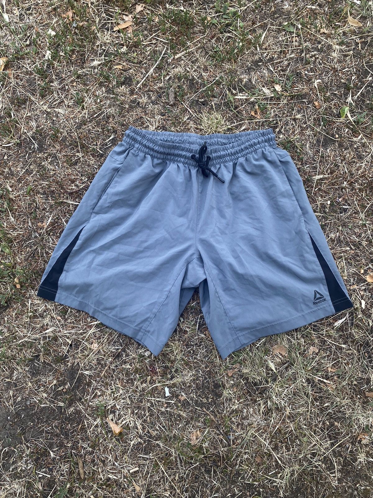 Reebok Vintage Reebok shorts streetwear casual y2k style size L Size US 34 / EU 50 - 1 Thumbnail