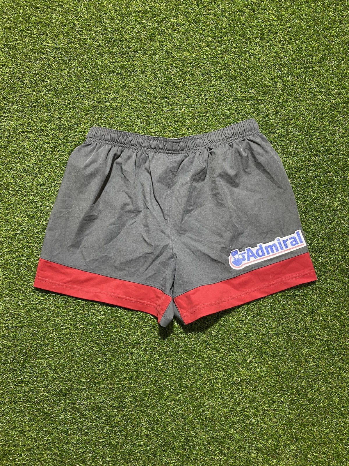 Under Armour Vintage Under Armour shorts streetwear y2k style size L Size US 34 / EU 50 - 3 Thumbnail