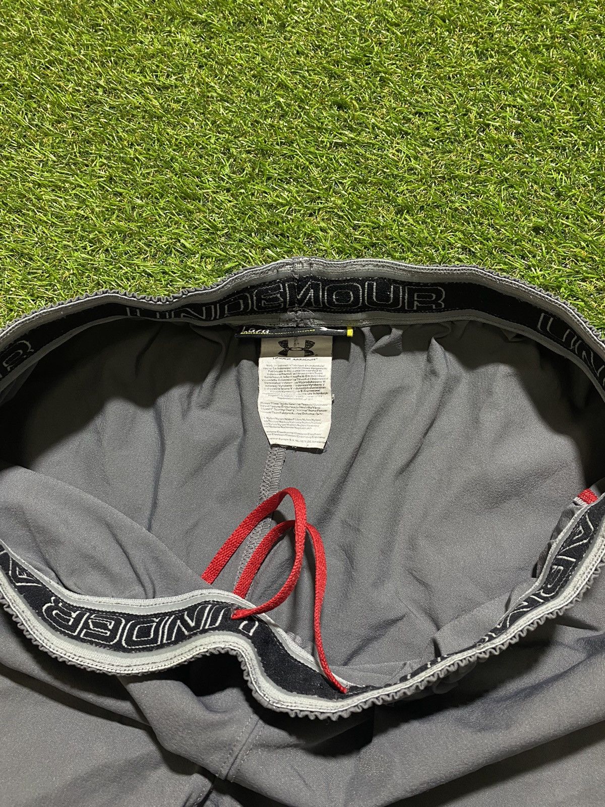 Under Armour Vintage Under Armour shorts streetwear y2k style size L Size US 34 / EU 50 - 4 Thumbnail