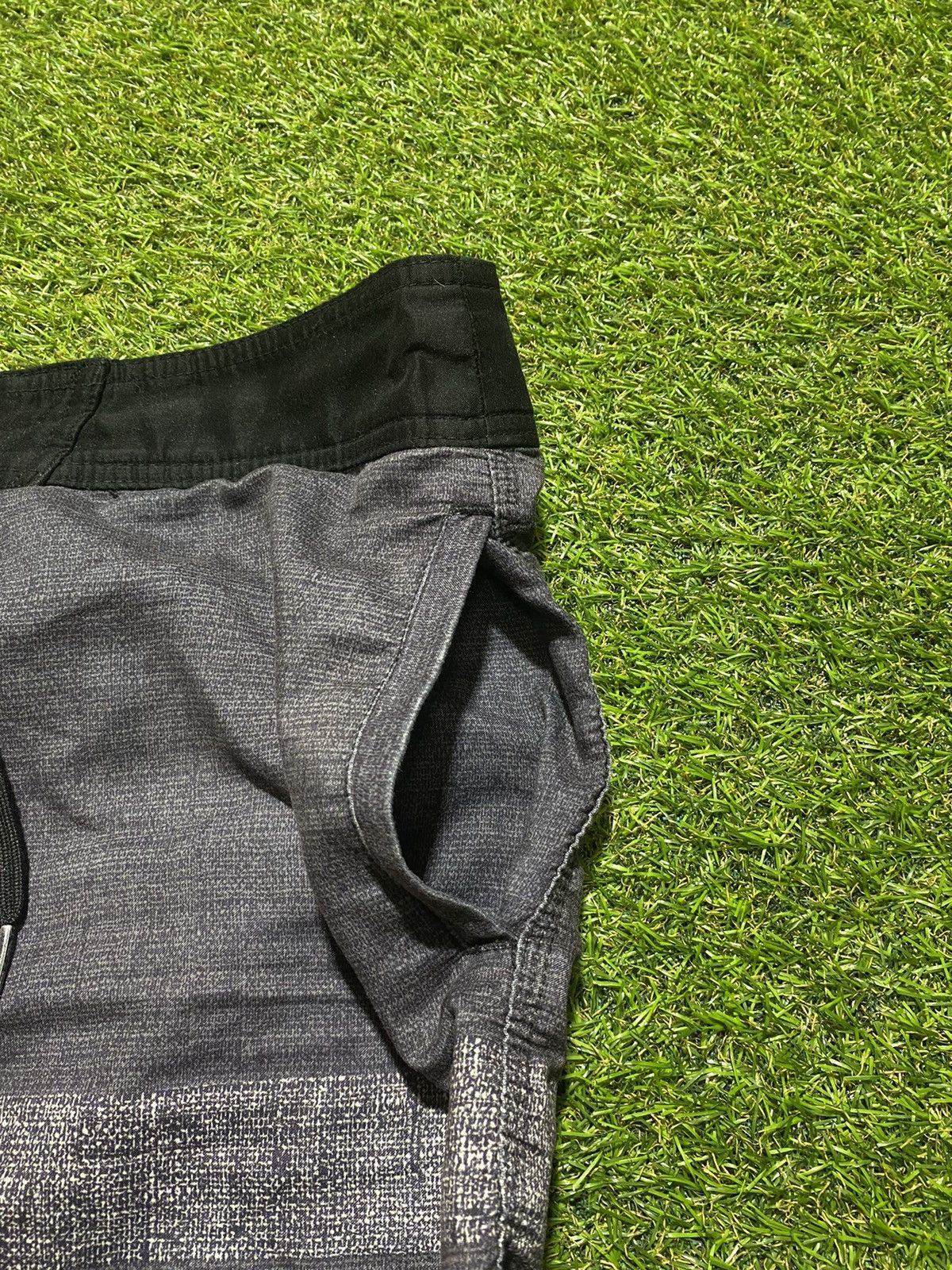 Oakley Vintage Y2k Oakley shorts streetwear style size M Size US 32 / EU 48 - 2 Thumbnail