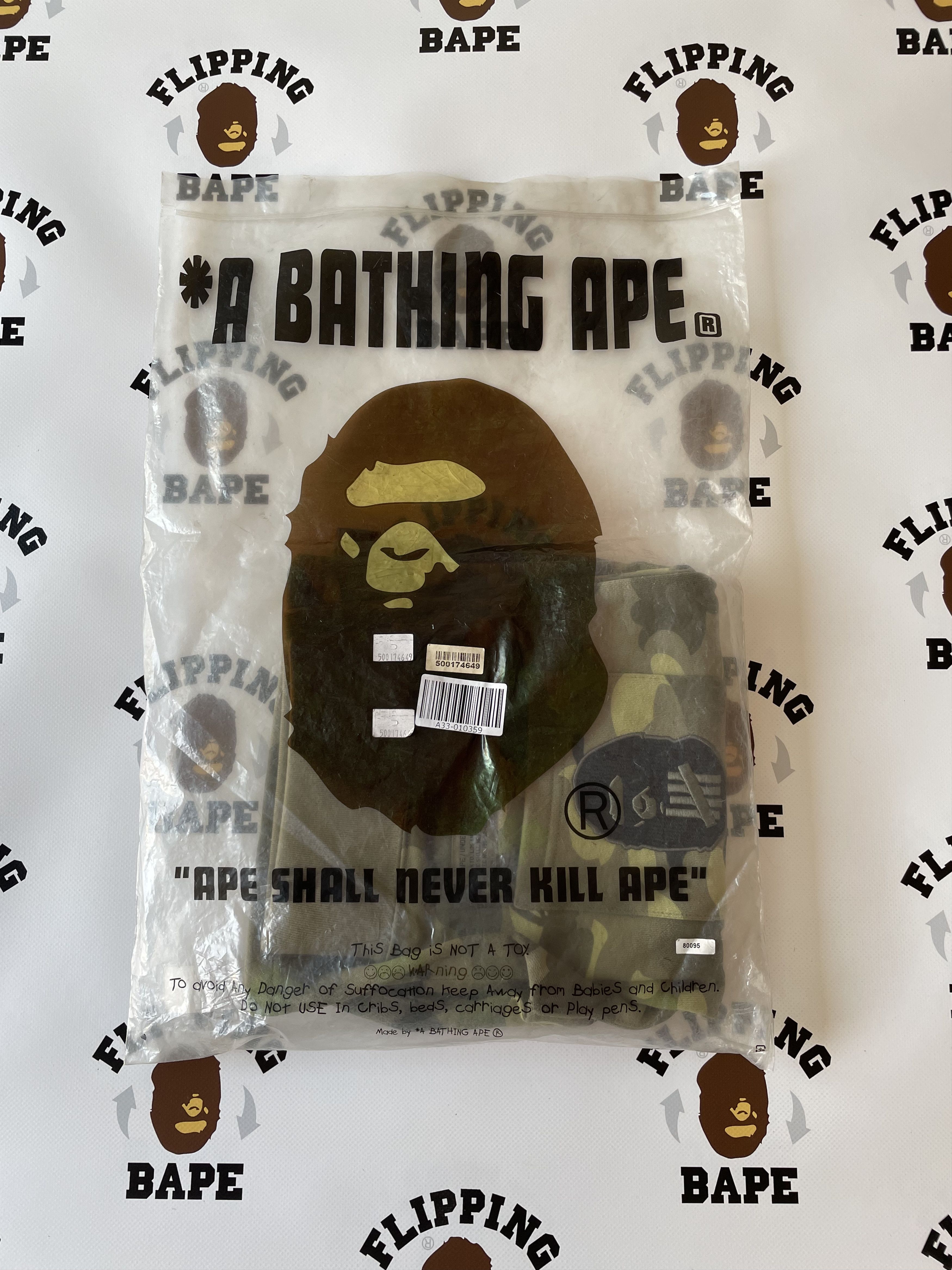 Bape BAPE X UNDEFEATED SHARK SWEAT SHORTS Size US 30 / EU 46 - 9 Thumbnail
