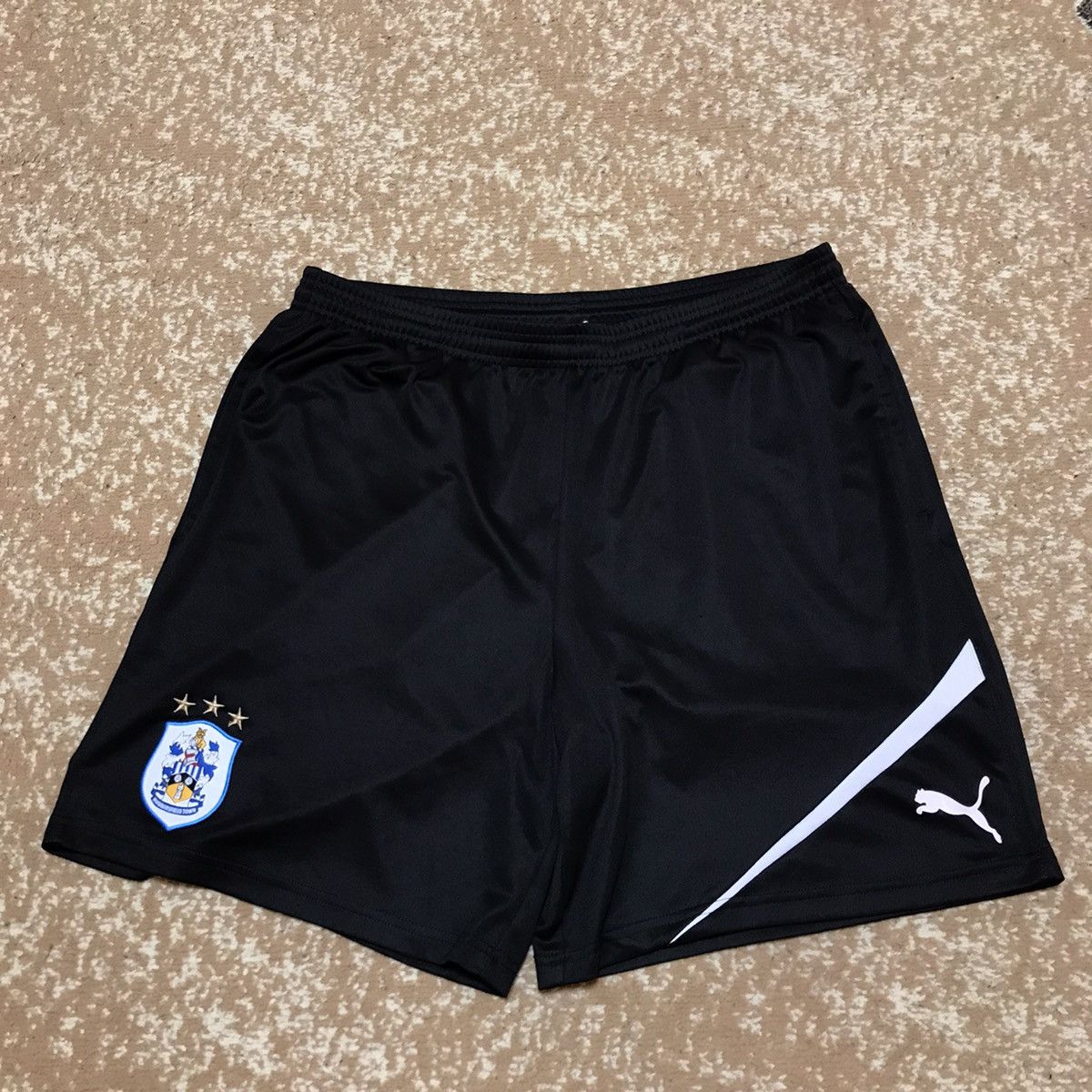 Puma Vintage Puma shorts Huddersfield football y2k style size XL Size US 36 / EU 52 - 1 Thumbnail