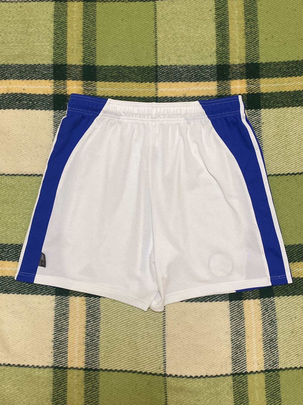 Adidas Vintage Adidas shorts streetwear y2k casual style size L Size US 34 / EU 50 - 3 Thumbnail