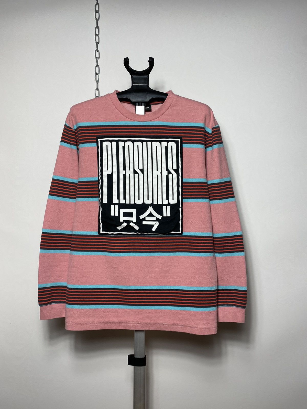 Pleasures Pleasures big logo sweatshirt crewneck size M Size US M / EU 48-50 / 2 - 1 Thumbnail