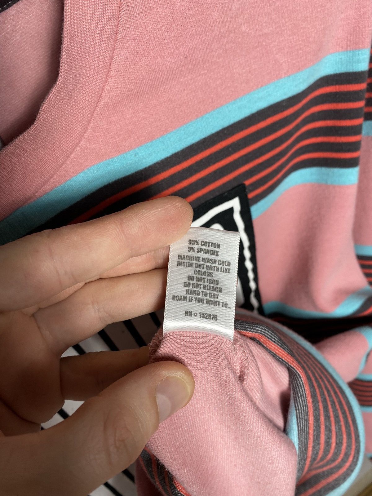 Pleasures Pleasures big logo sweatshirt crewneck size M Size US M / EU 48-50 / 2 - 8 Thumbnail