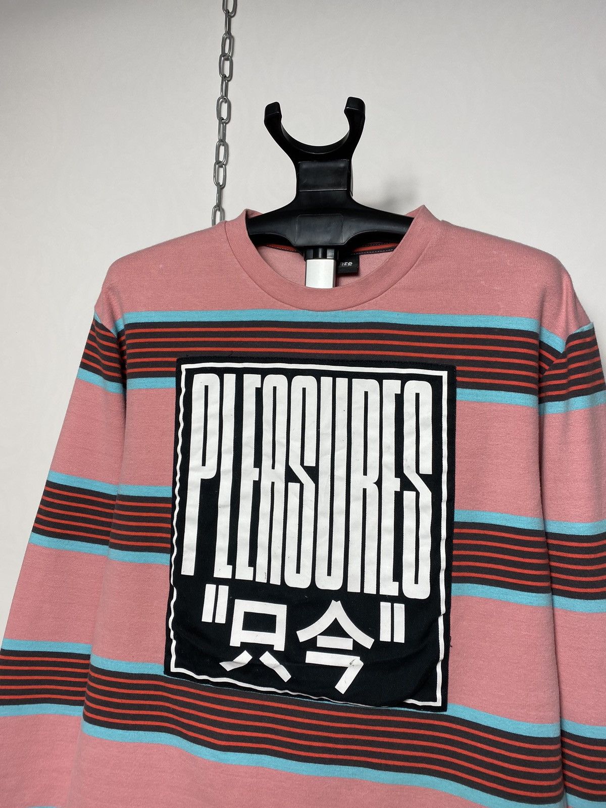 Pleasures Pleasures big logo sweatshirt crewneck size M Size US M / EU 48-50 / 2 - 2 Thumbnail