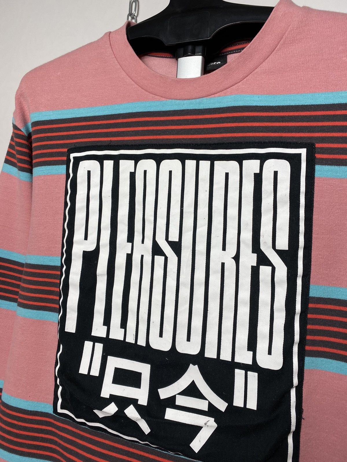 Pleasures Pleasures big logo sweatshirt crewneck size M Size US M / EU 48-50 / 2 - 3 Thumbnail