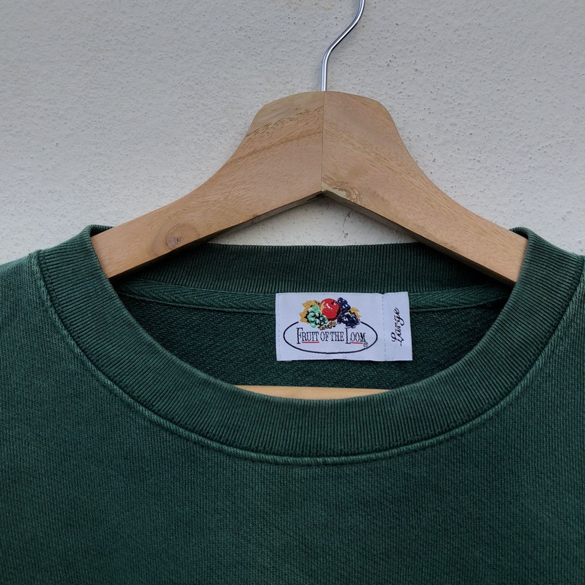 Japanese Brand VINTAGE FRUITS OF THE LOOM SWEATSHIRT BUG LOGO Size US L / EU 52-54 / 3 - 4 Thumbnail