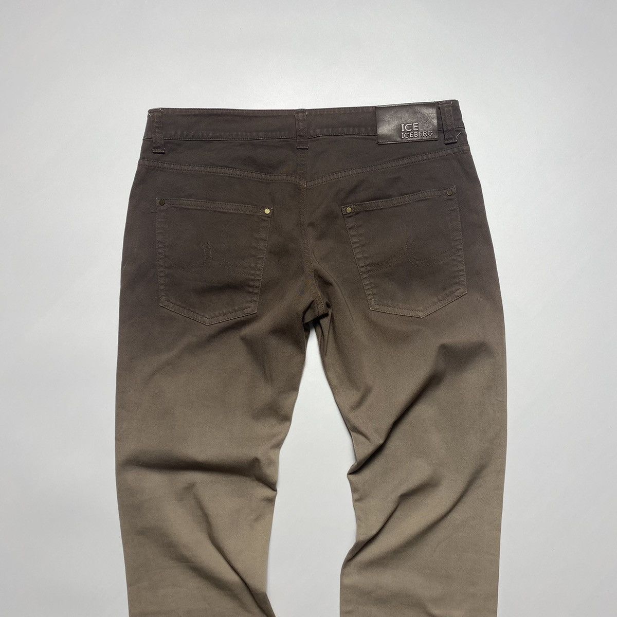 Iceberg Vintage Iceberg avant-garde brown chino pants size 32 Size US 32 / EU 48 - 14 Thumbnail