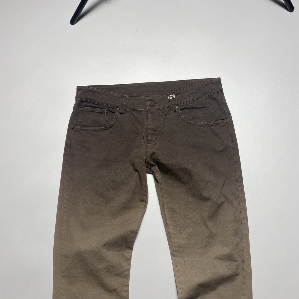 Iceberg Vintage Iceberg avant-garde brown chino pants size 32 Size US 32 / EU 48 - 2 Thumbnail