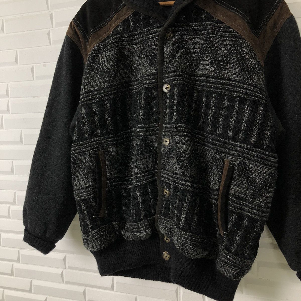 Japanese Brand VINTAGE SUIDE LEATHER JACKET CLEVER NAVAJO DESIGN Size US M / EU 48-50 / 2 - 4 Thumbnail