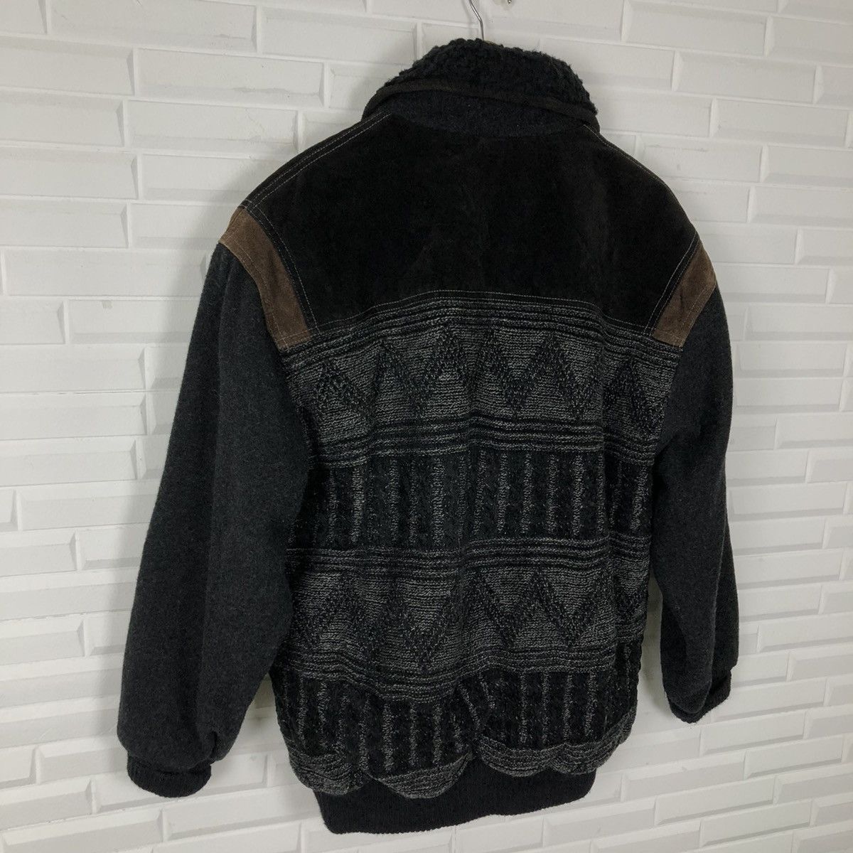 Japanese Brand VINTAGE SUIDE LEATHER JACKET CLEVER NAVAJO DESIGN Size US M / EU 48-50 / 2 - 9 Thumbnail