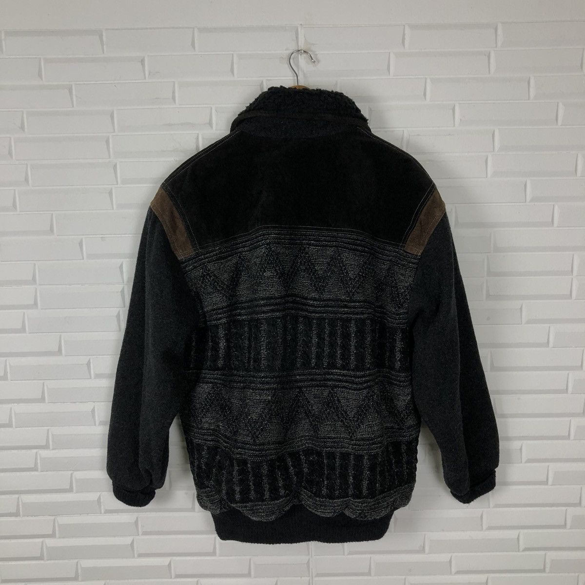 Japanese Brand VINTAGE SUIDE LEATHER JACKET CLEVER NAVAJO DESIGN Size US M / EU 48-50 / 2 - 8 Thumbnail