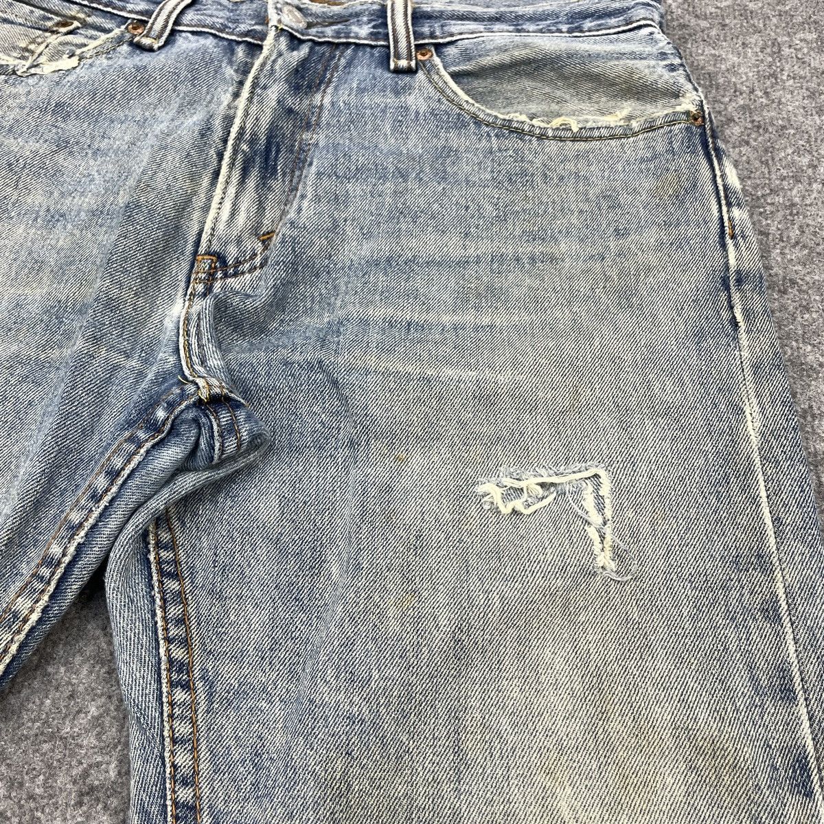 Levi's × Vintage Vintage Levi's 505 Distressed Faded Jeans -wc131 Size US 35 - 6 Thumbnail