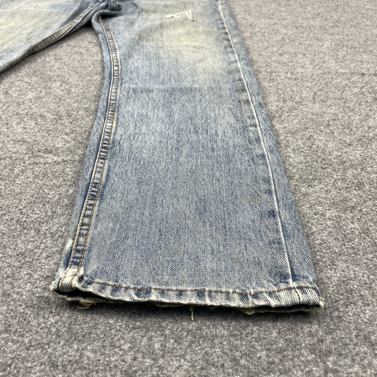 Levi's × Vintage Vintage Levi's 505 Distressed Faded Jeans -wc131 Size US 35 - 8 Thumbnail