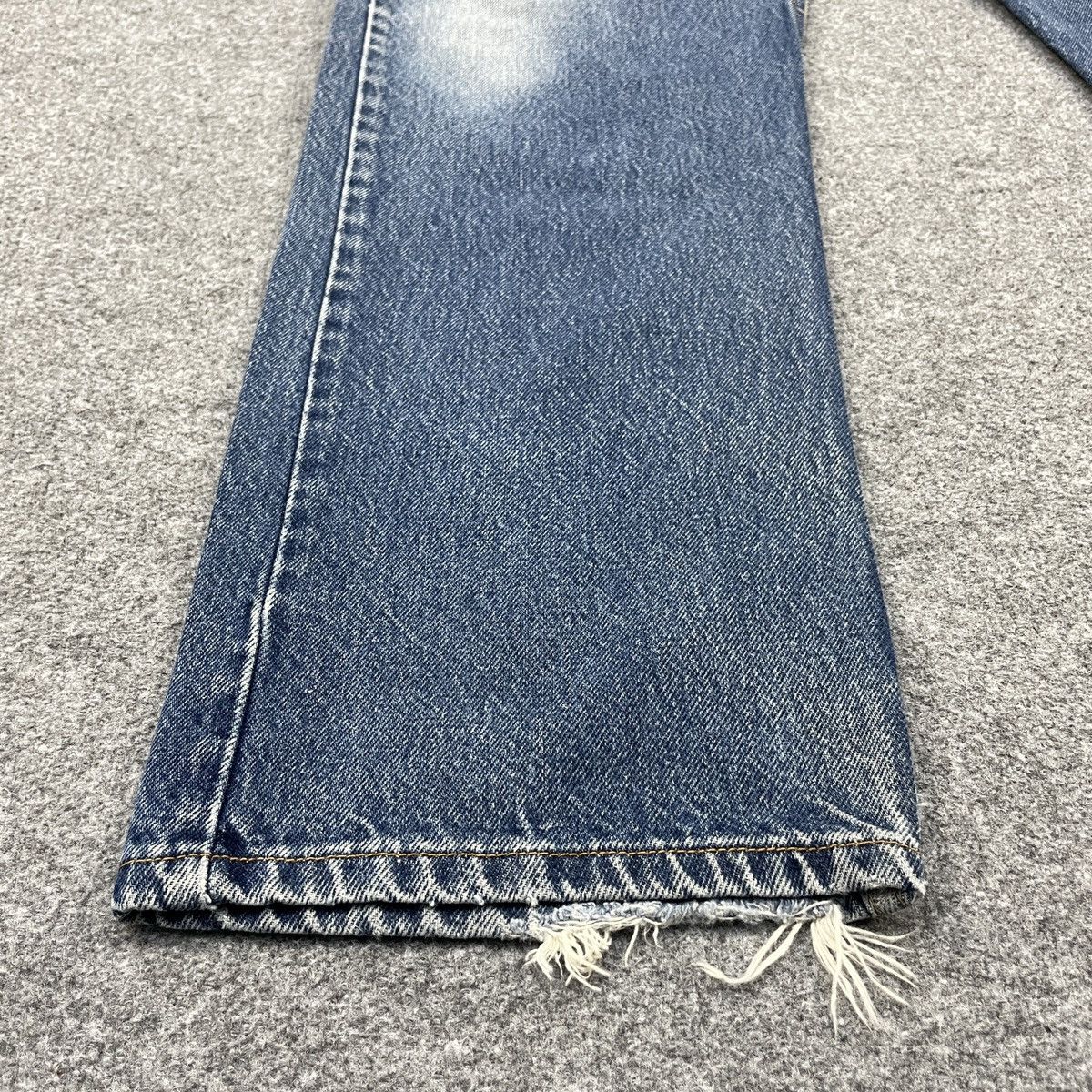 Levi's × Vintage Vintage Levi's 505 Light Faded Jeans -wc140 Size US 37 - 9 Thumbnail