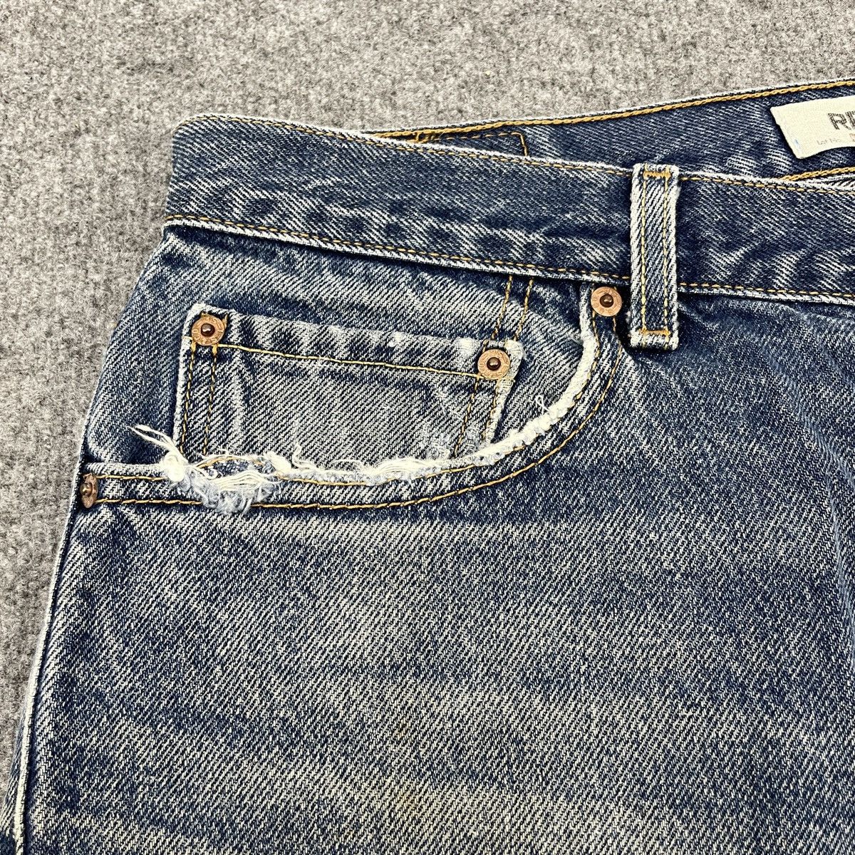 Levi's × Vintage Vintage Levi's 505 Light Faded Jeans -wc140 Size US 37 - 5 Thumbnail