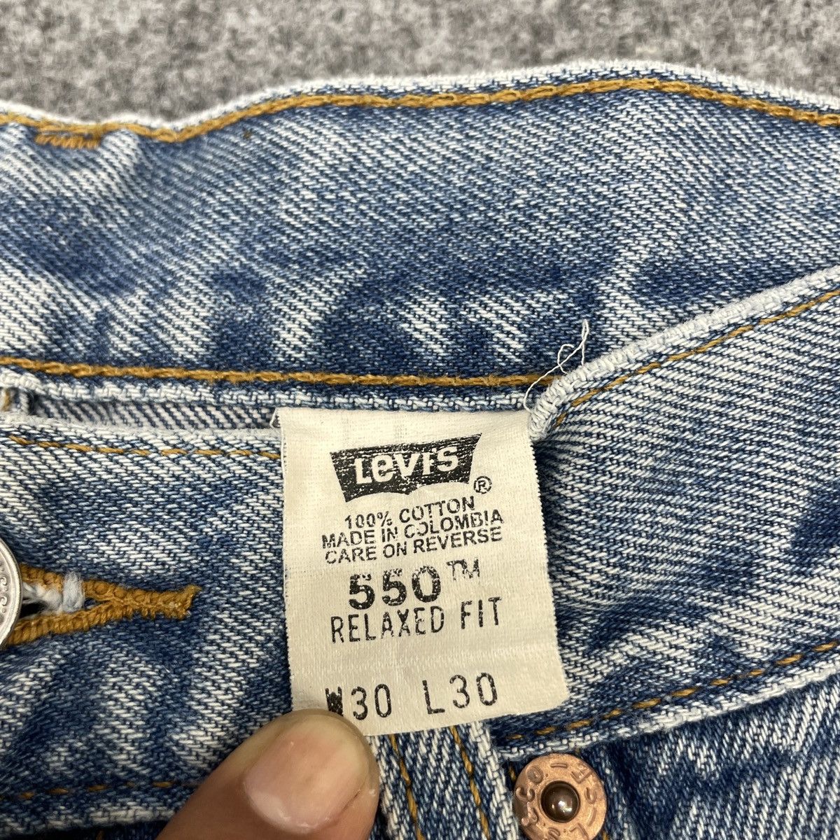Levi's × Vintage Vintage levi's 550 Distressed Light Wash -wc147 Size US 29 - 8 Thumbnail
