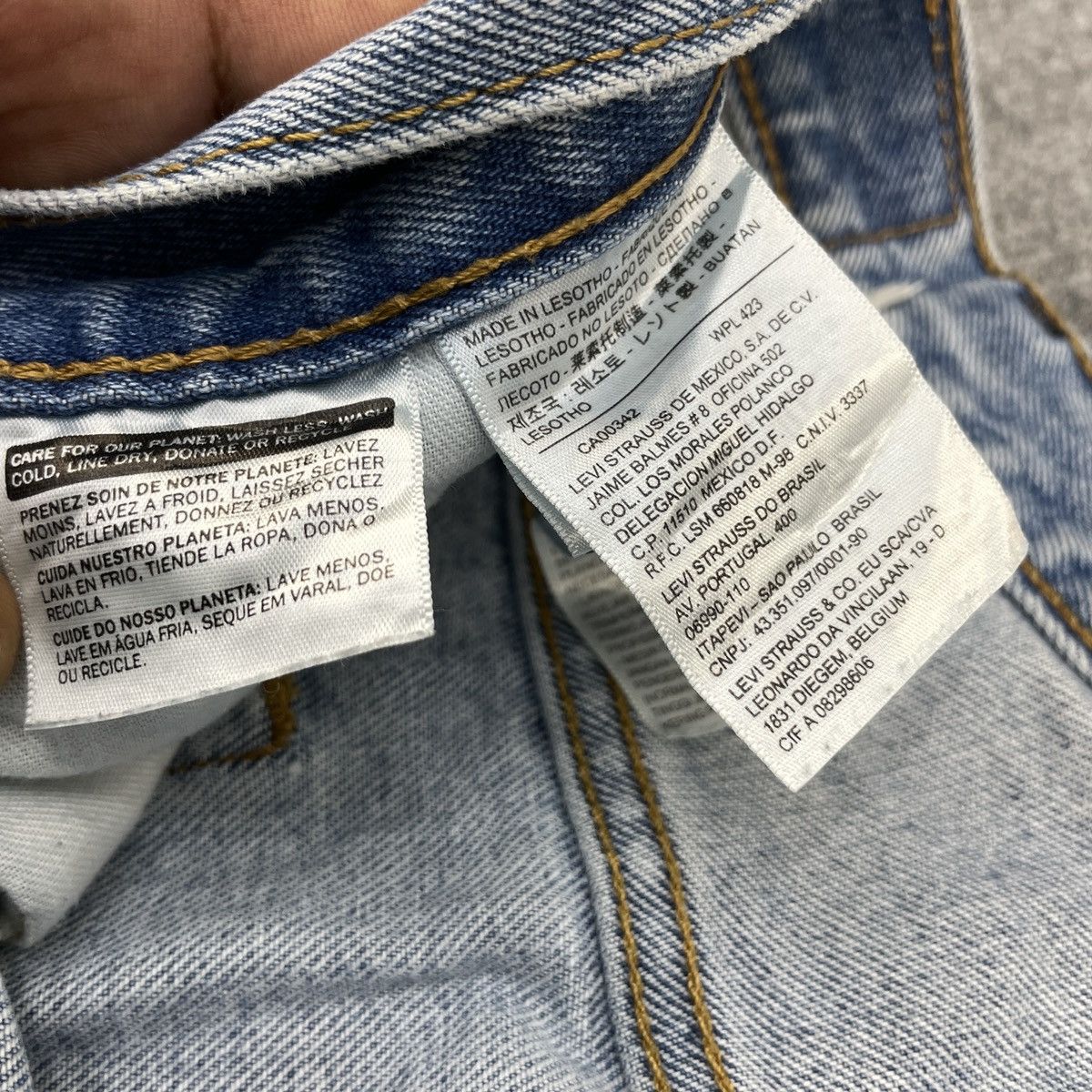 Levi's × Vintage Vintage Levi's 550 light Blue Wash -wc143 Size US 41 - 6 Thumbnail