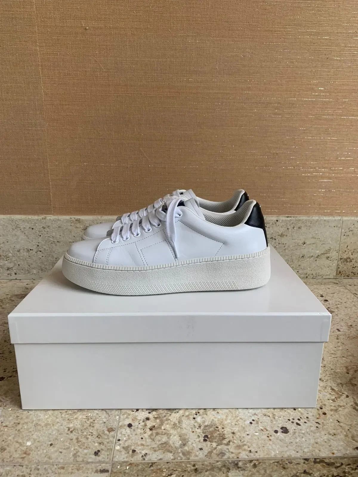 Maison Margiela Low Top Sneaker in White black Size US 12 / EU 45 - 12 Thumbnail