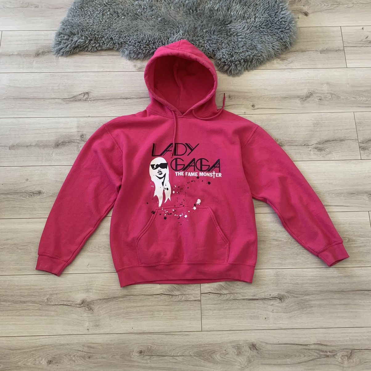 Band Tees Lady Gaga The Fame Monster vintage pink hoodie Size US M / EU 48-50 / 2 - 1 Thumbnail