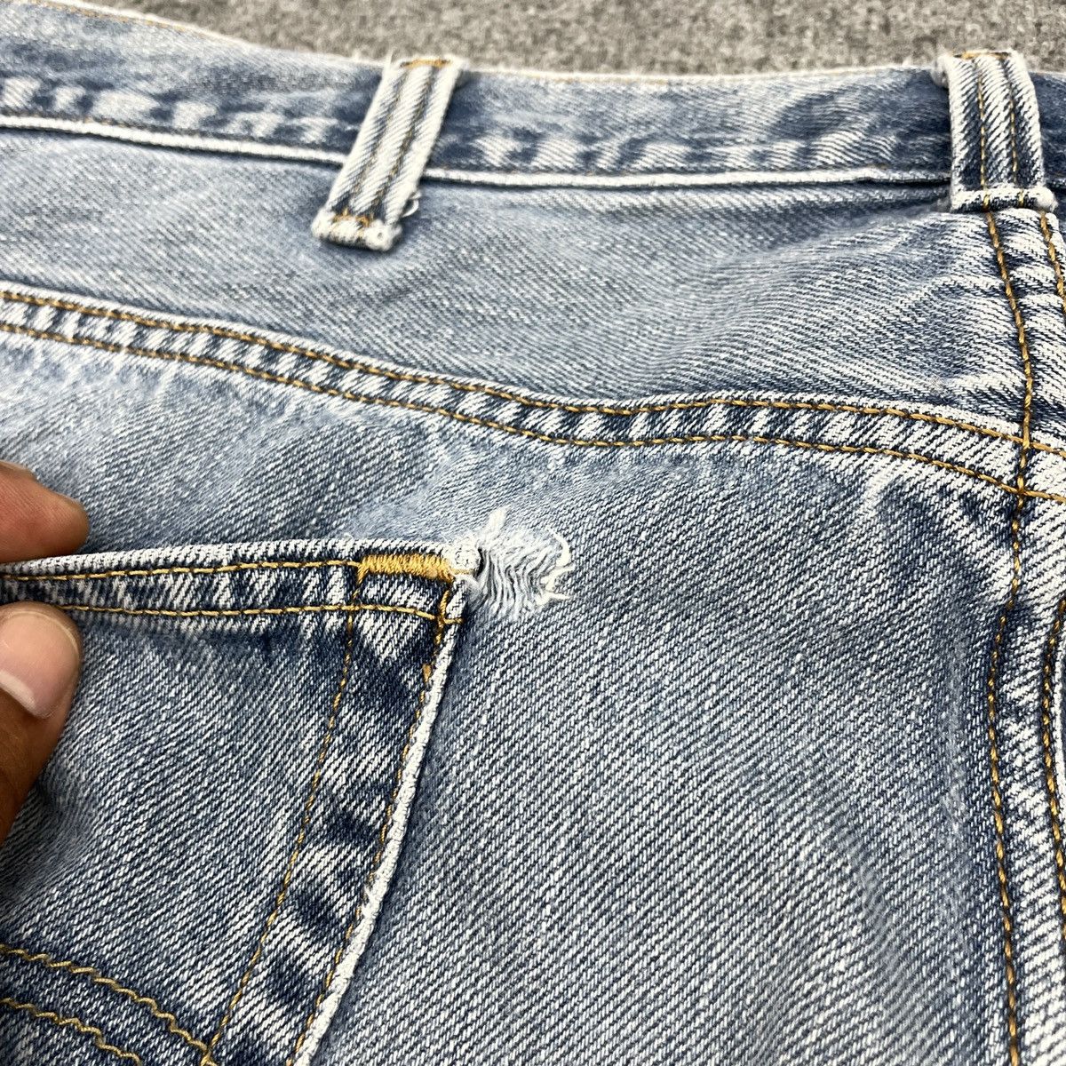Levi's × Vintage Vintage Levi's 550 Light Wash -wc144 Size US 40 / EU 56 - 12 Thumbnail