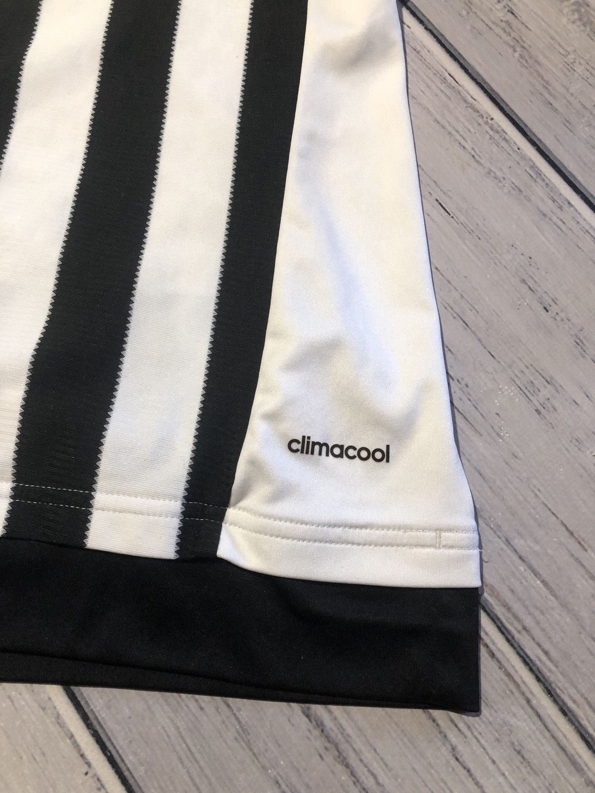 Adidas Adidas Juventus 2015 2016 Home Football Shirt Soccer Jersey Size US S / EU 44-46 / 1 - 5 Thumbnail