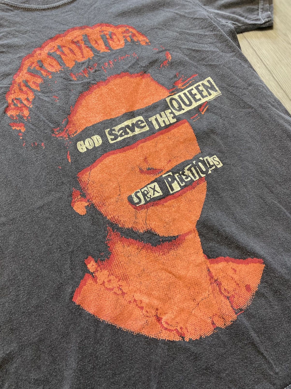 Band Tees Vintage Sex Pistols God save the Queen Tee / t shirt Size US S / EU 44-46 / 1 - 2 Thumbnail