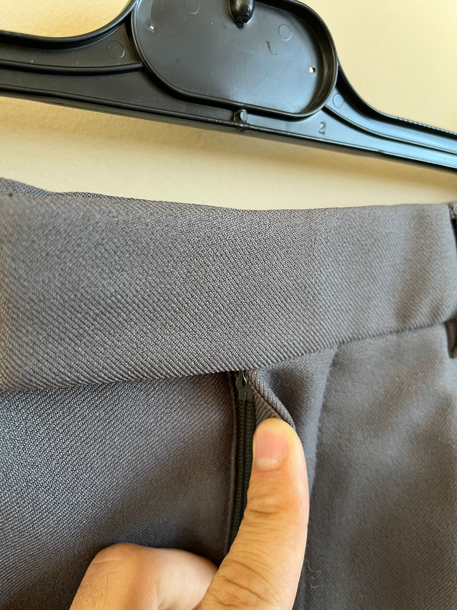 Gucci Casual Pants Fluid Drill in Grey Color Size US 34 / EU 50 - 13 Thumbnail