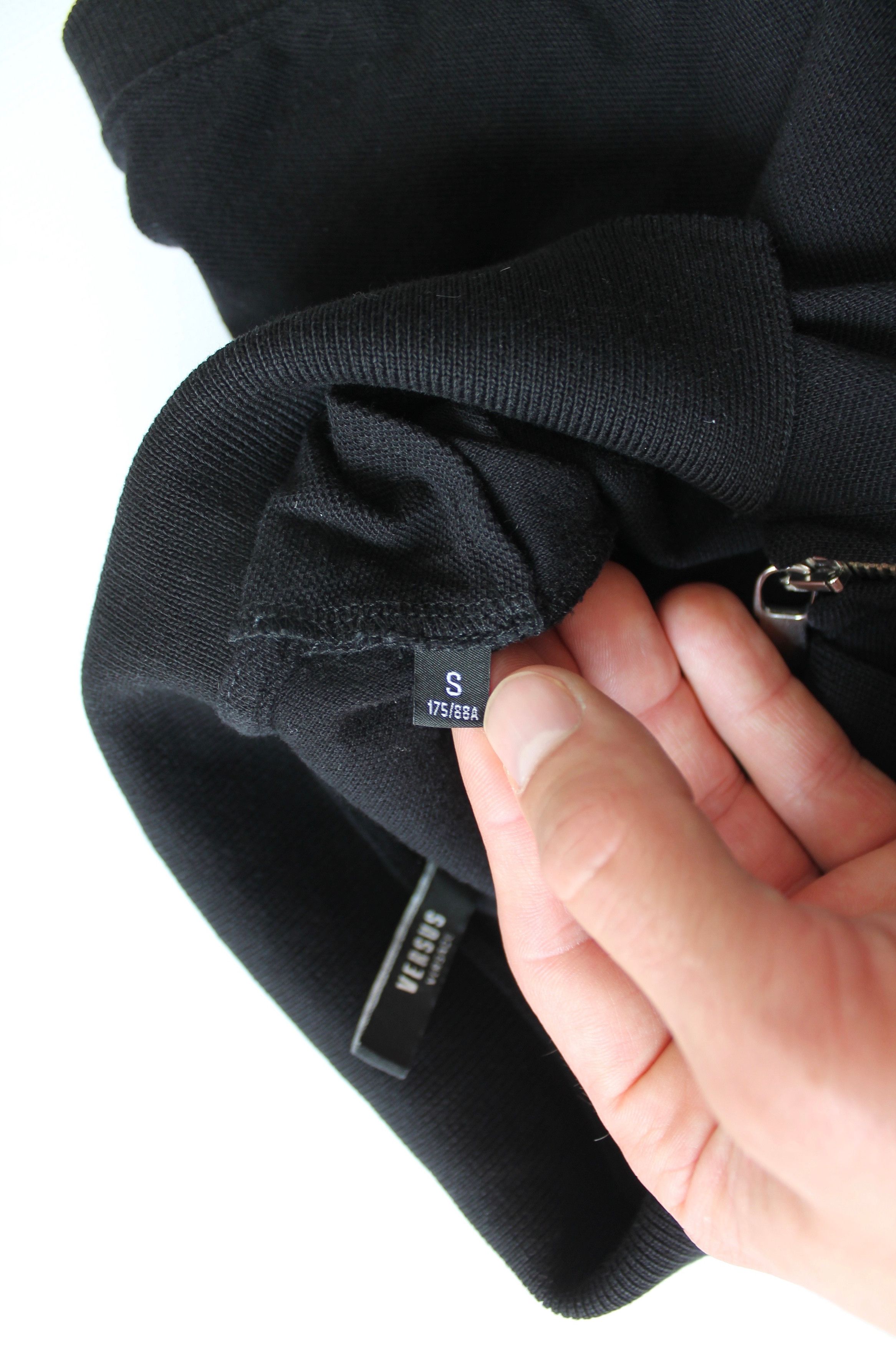 Versace Versus Versace Zipped Black Polo Shirt Short Sleeve Size US S / EU 44-46 / 1 - 12 Thumbnail