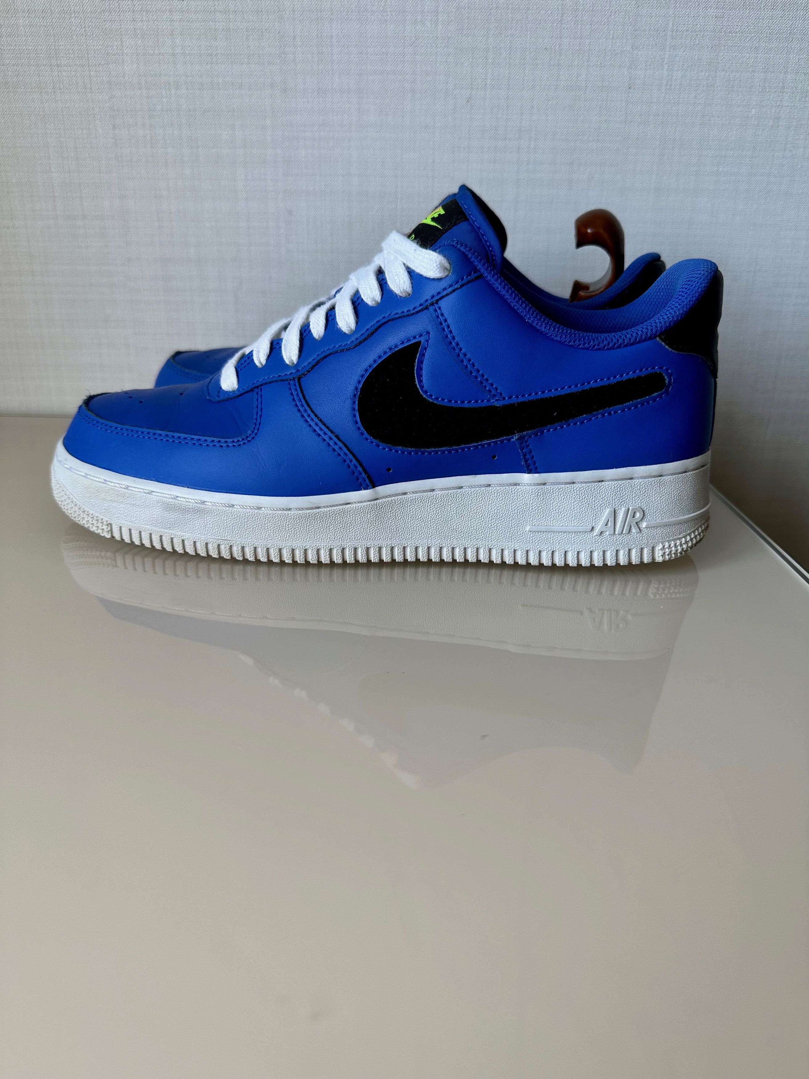 Nike air force 1 removable swoosh best sale