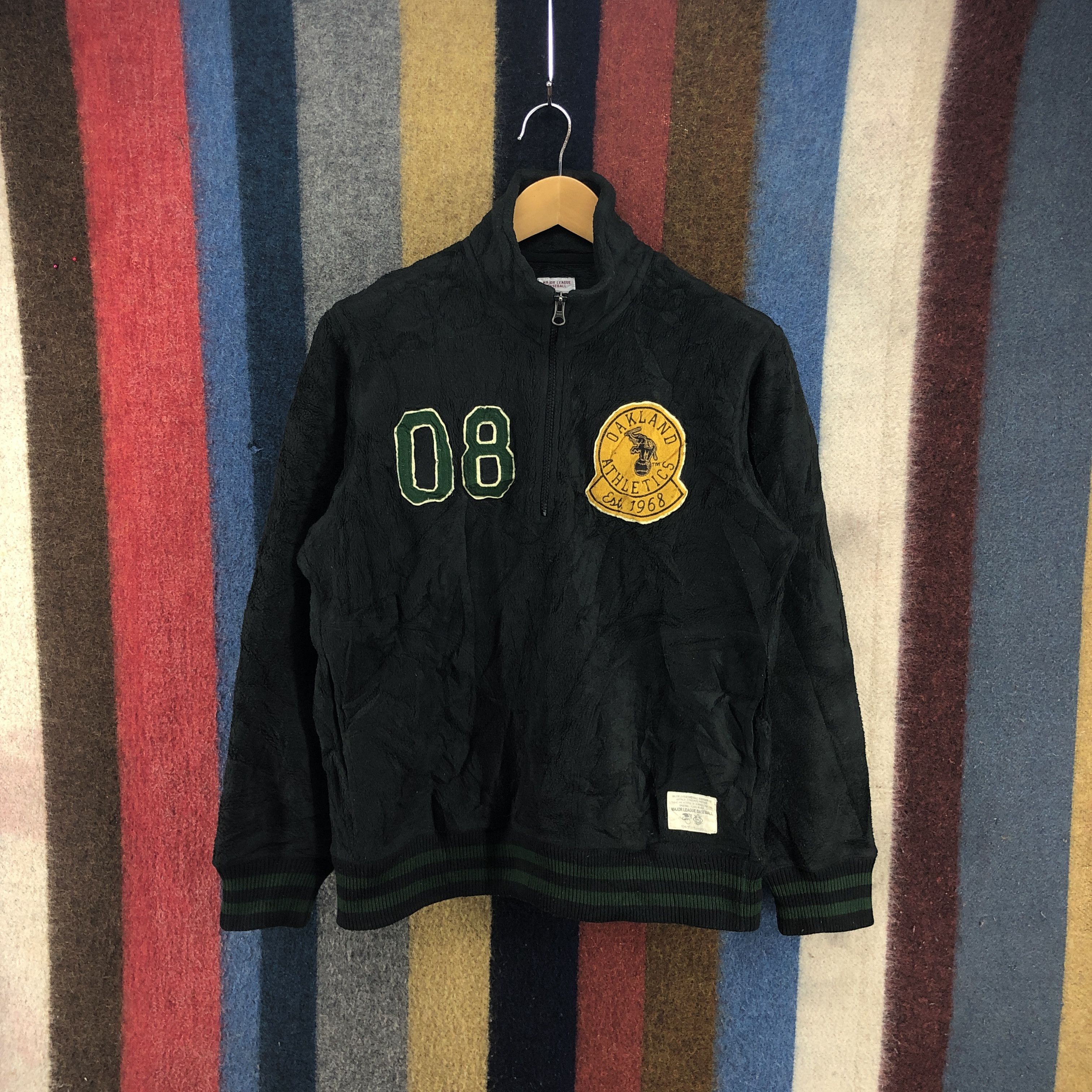 image of Mlb x Uniqlo Oakland Athletics Turtle Neck Fleece 0103/f in Black, Men's (Size Medium)