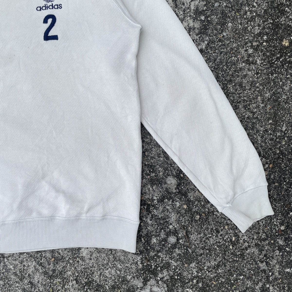 Adidas Vintage 90s Adidas THRASHED Embroidery Logo Sweatshirts Size US M / EU 48-50 / 2 - 2 Thumbnail